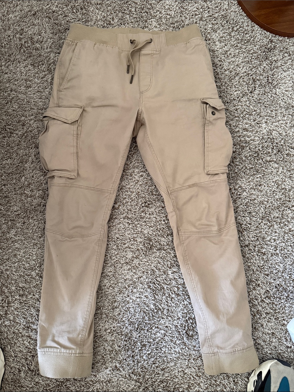 H&M Men's Cargo Jogger Pants in Tan